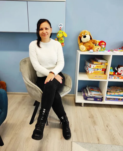 Лилия Попова - Социален работник в Комплекс за социални услуги - Център за обществена подкрепа (ЦОП) - Сдружение Бъдеще за децата