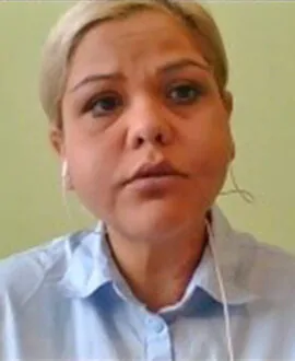 Снимка на жена провеждаща онлайн среща - Сдружение 'Бъдеще за децата'